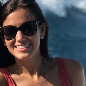 Meet your Posher, Jillian